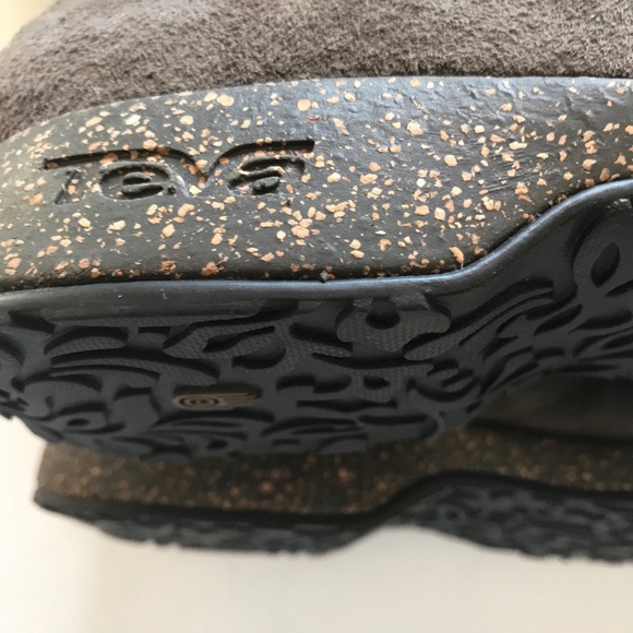 Teva Brown Suede Boots - Picture 13 of 13